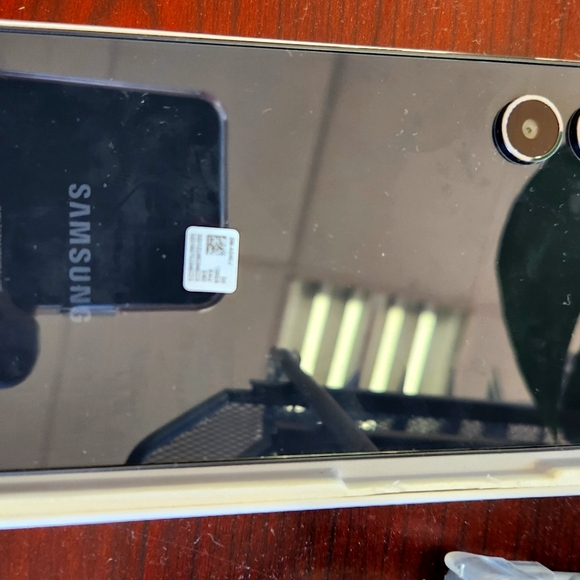 Samsung A54 LIKE NEW. Unlocked. - Picture 4 of 5